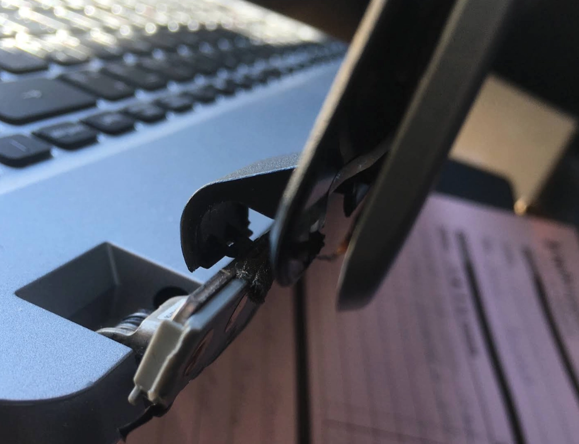 Screen Hinge Repair Edmonton